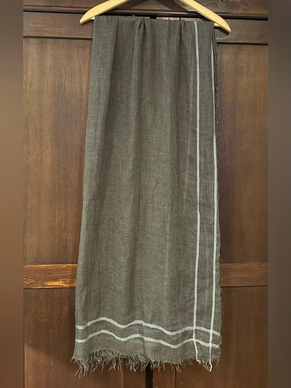 Women’s long scarf • loose weave • fringe
